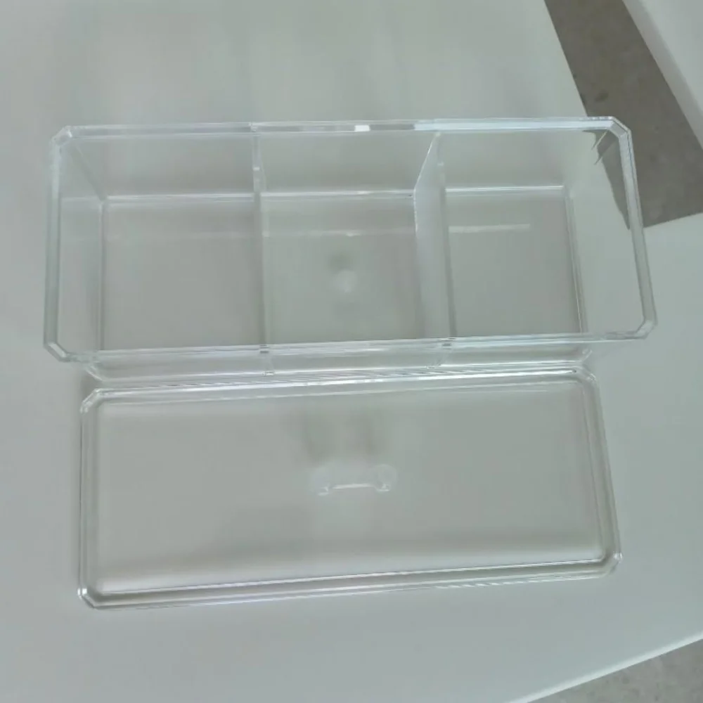3 compartments storage